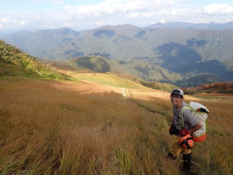 山頂の東は草原になっている 是非立ち寄ってほしい